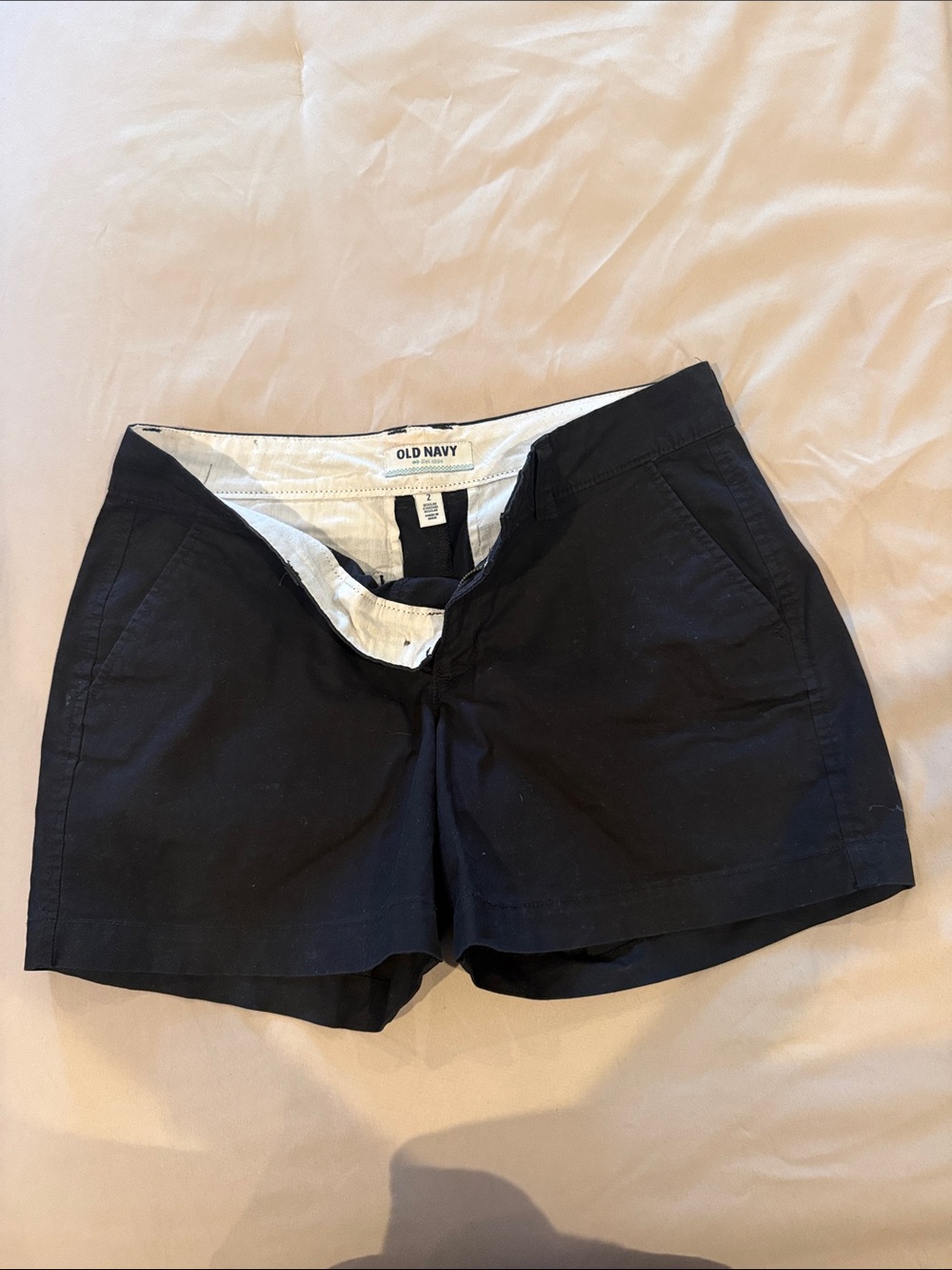 Old Navy Black Women's Chino-Style Shorts